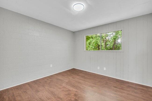 Building Photo - Richland Hills