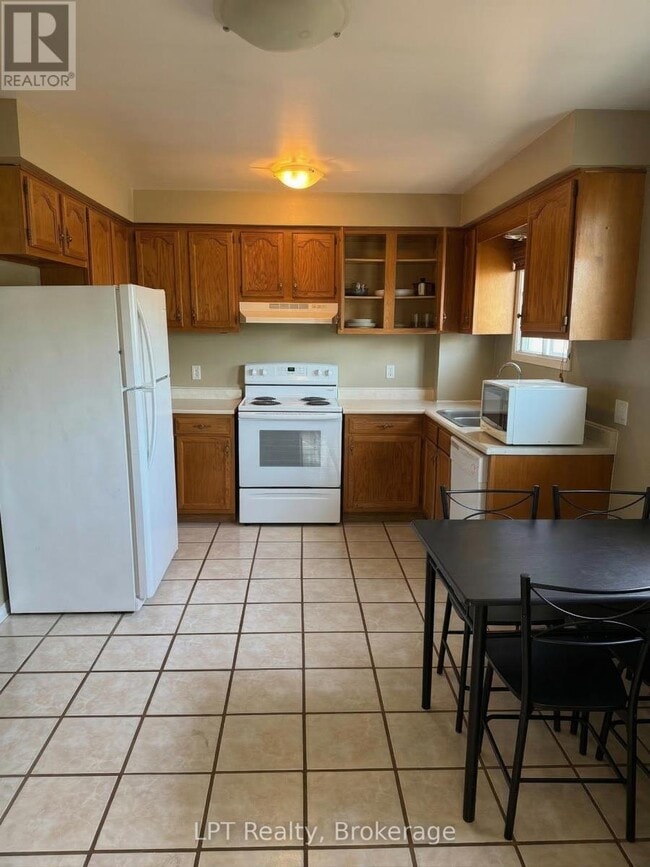 Building Photo - 653 Idylwood Ct