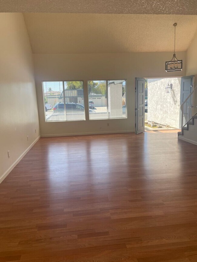 Foto del edificio - 4 Bdrm, 2.5 Ba, 2-story Home with Attached 2 Car Garage in San Marcos!