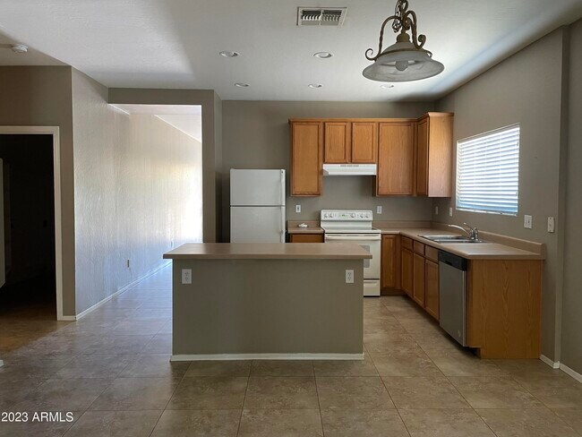 Building Photo - 2883 W Allens Peak Dr