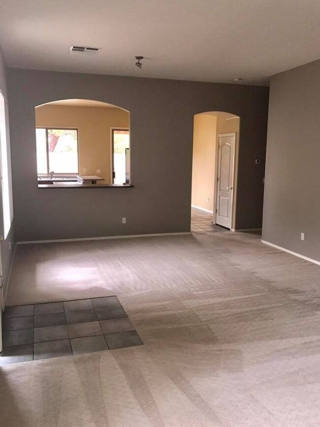 Building Photo - 3-bedroom in gated community w/community pool