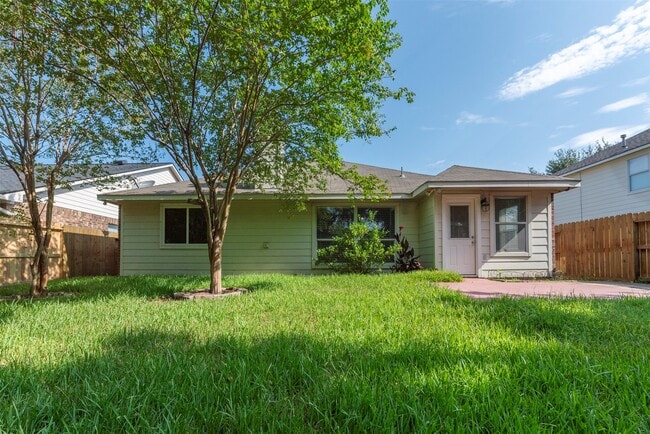 Building Photo - 6411 Silver Shade Dr