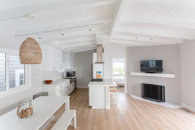 Foto del edificio - 3217 N Valley Dr