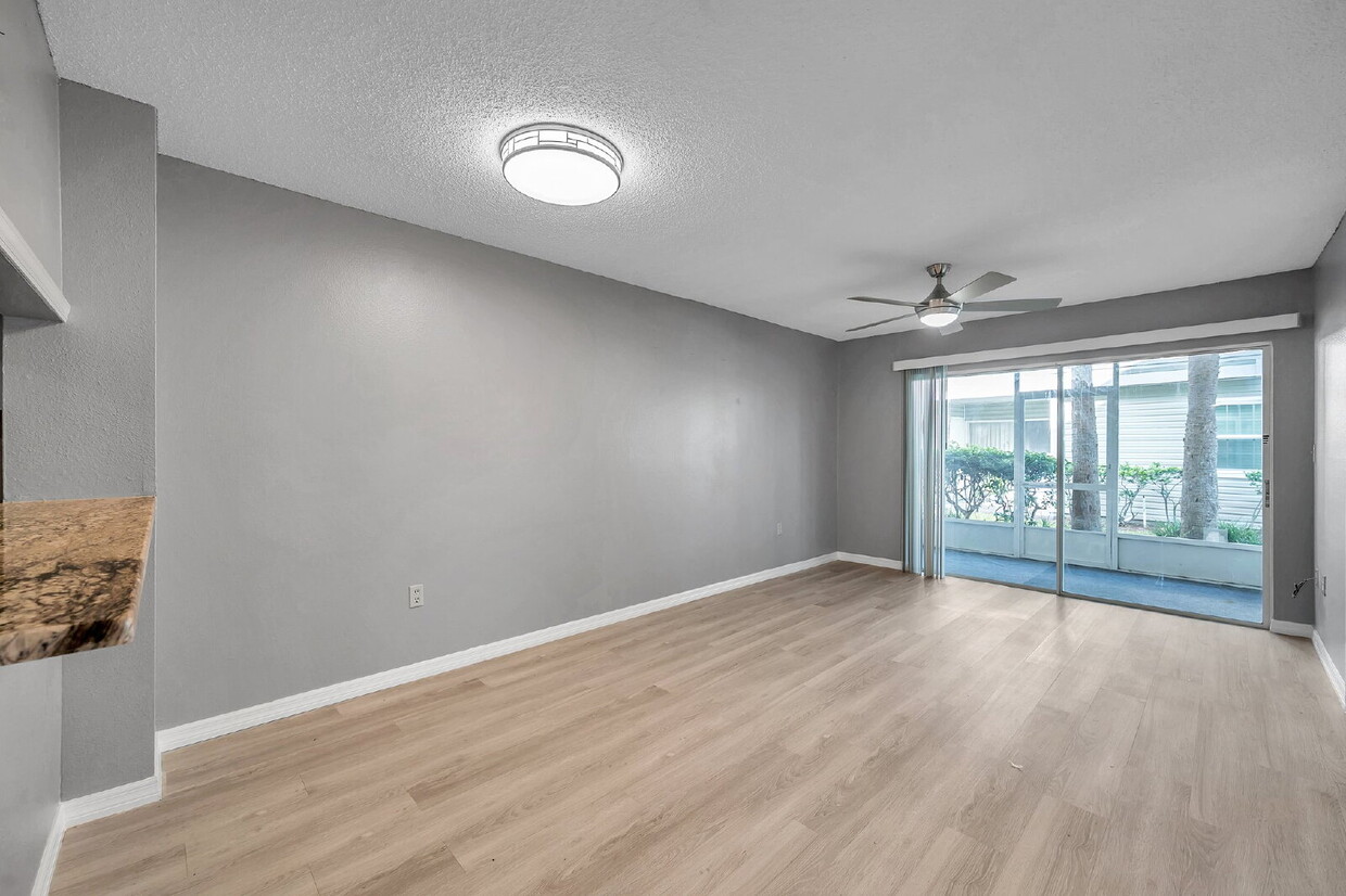Primary Photo - Charming Condo in Stonesthrow – Modern Com...