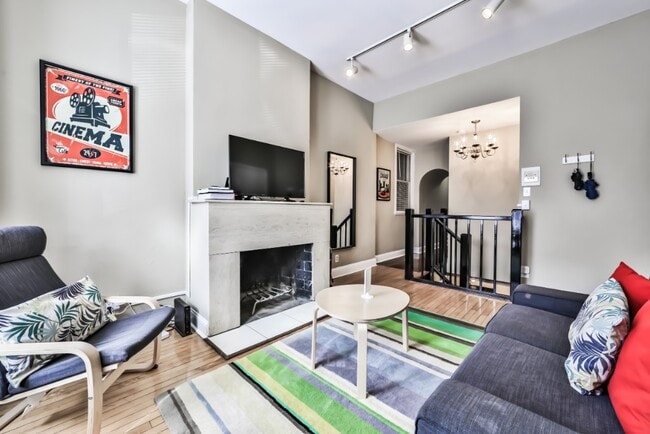 Photo - 1851 N Lincoln Ave Apartment