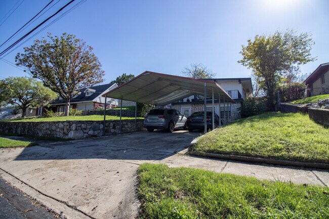 Foto del edificio - 614 Barchester Dr