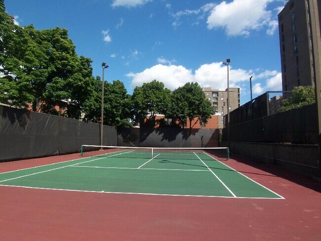 Foto del edificio - 33 Pond Ave