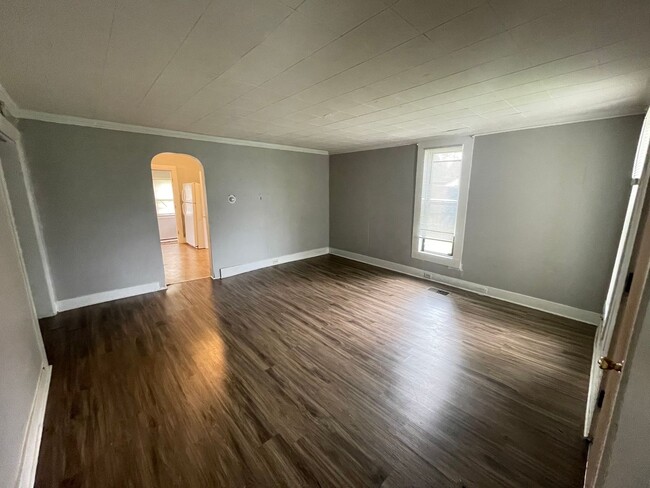 Building Photo - Four Bedroom Available in Delphi IN
