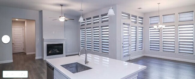 Foto del edificio - Beautiful 3 Bed and 2 bath house in Viridian Village