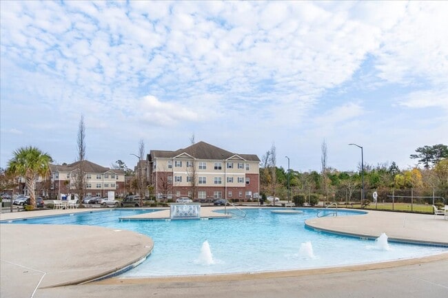 Building Photo - Liberty Pointe at Piney Green