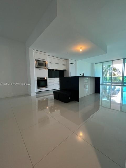 Building Photo - 900 Biscayne Blvd