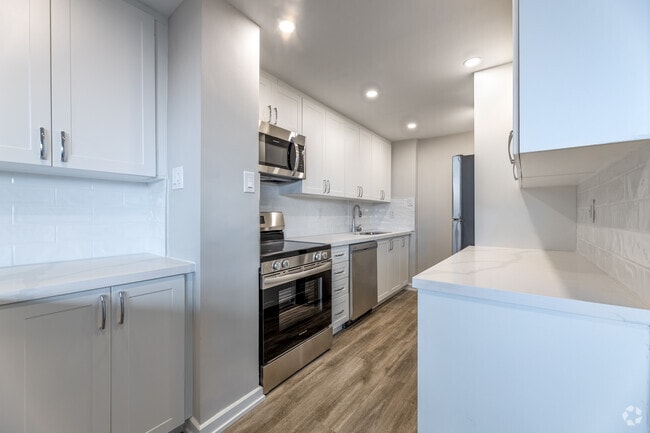 2BR, 1BA - Kitchen - Almore Apartments