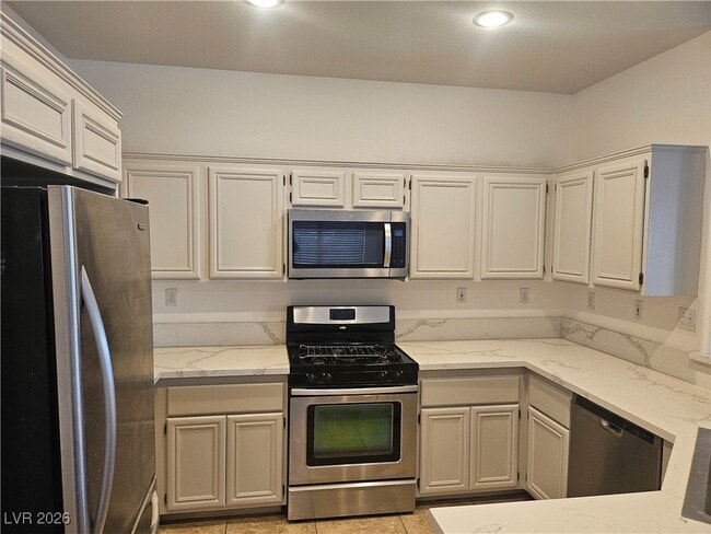 Foto del edificio - 2266 Surrey Meadows Ave