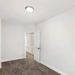 Building Photo - 428 N Lakewood Ave
