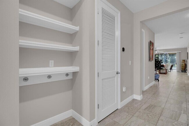 Foto del edificio - 2487 Empress Dr