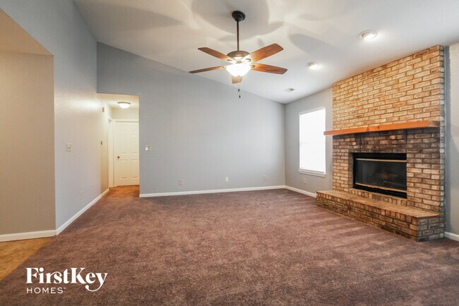 Foto del edificio - 8418 Southern Springs Way