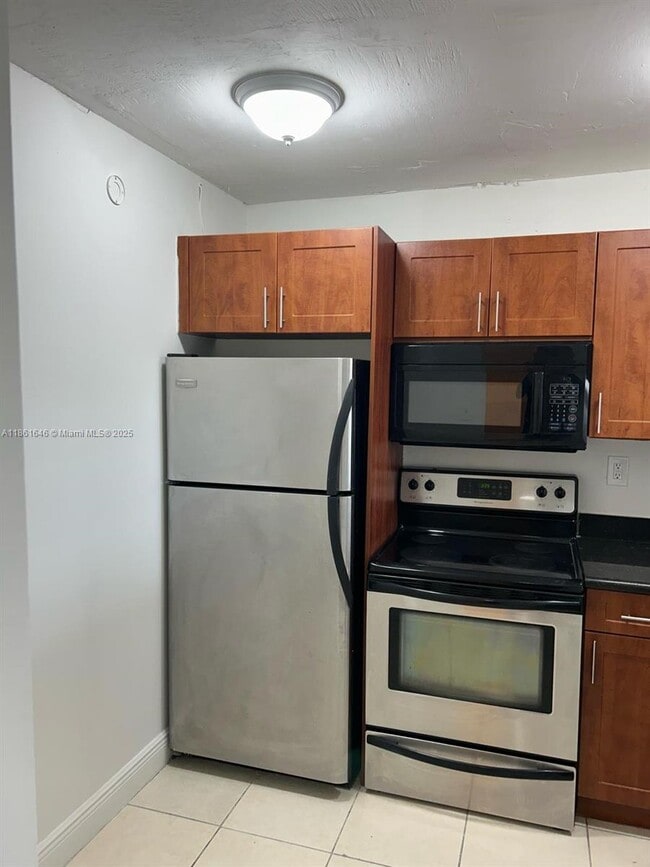 Foto del edificio - 488 NW 165th St