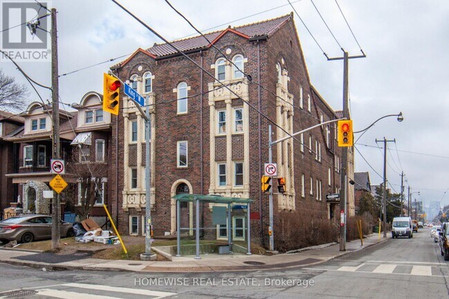 Photo du bâtiment - 101 King St W