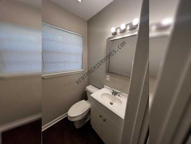 Foto del edificio - 4107 Maple St