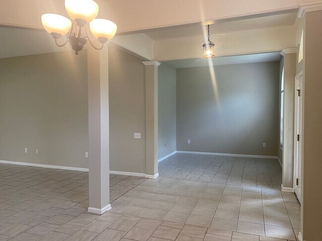 Building Photo - 4 br, 3 bath House - 2008 SAMANTHA LANE