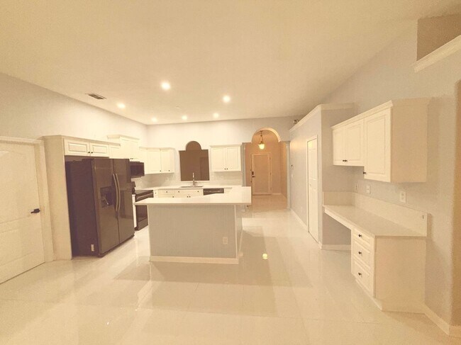 Foto del edificio - 465 Haversham Rd