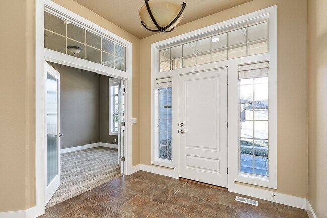 Building Photo - COMING SOON - CORNER LOT LUXURY: SINGLE ST...
