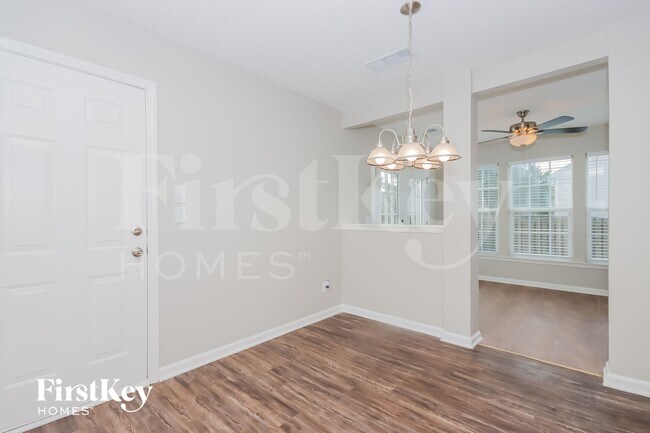 Building Photo - 145 Golden Valley Dr