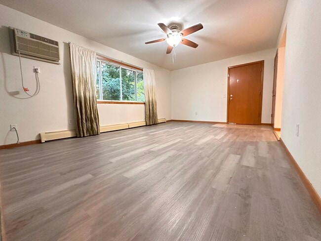 Building Photo - 2337 Carling Dr