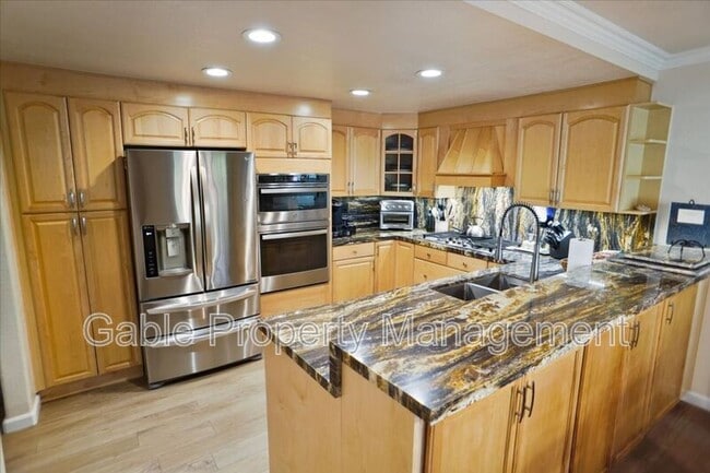 Foto del edificio - 15845 Rosehaven Ln