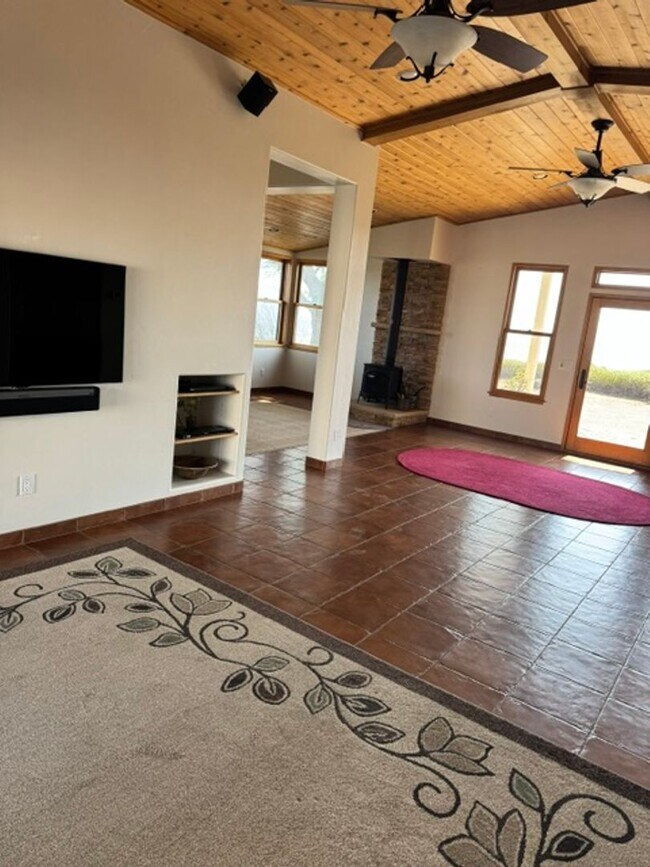 Foto del edificio - 1475 Cougar Ridge Rd