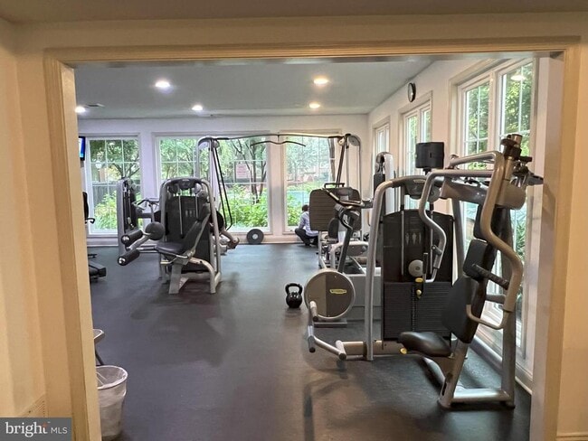 Building Photo - 1504 Lincoln Way