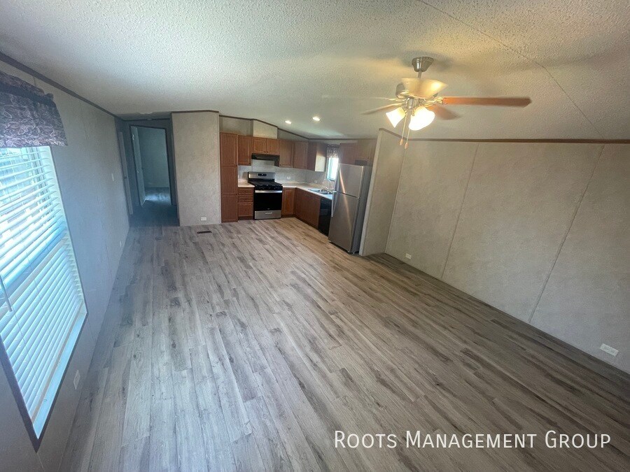 Primary Photo - Home Available to Lease - Apply Today!