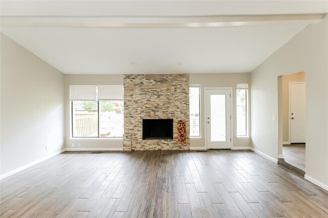 Foto del edificio - 2133 Running Branch Rd