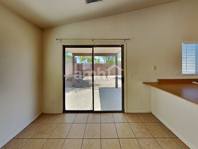 Foto del edificio - 10781 W Del Rio Ln