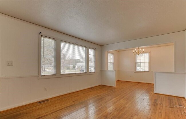Foto del edificio - 106 Hodges Manor Rd