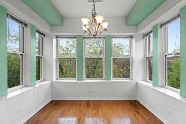 Foto del edificio - 7717 N Marshfield Ave