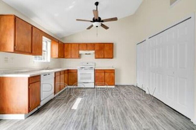 Foto del edificio - 1831 Scott Rd