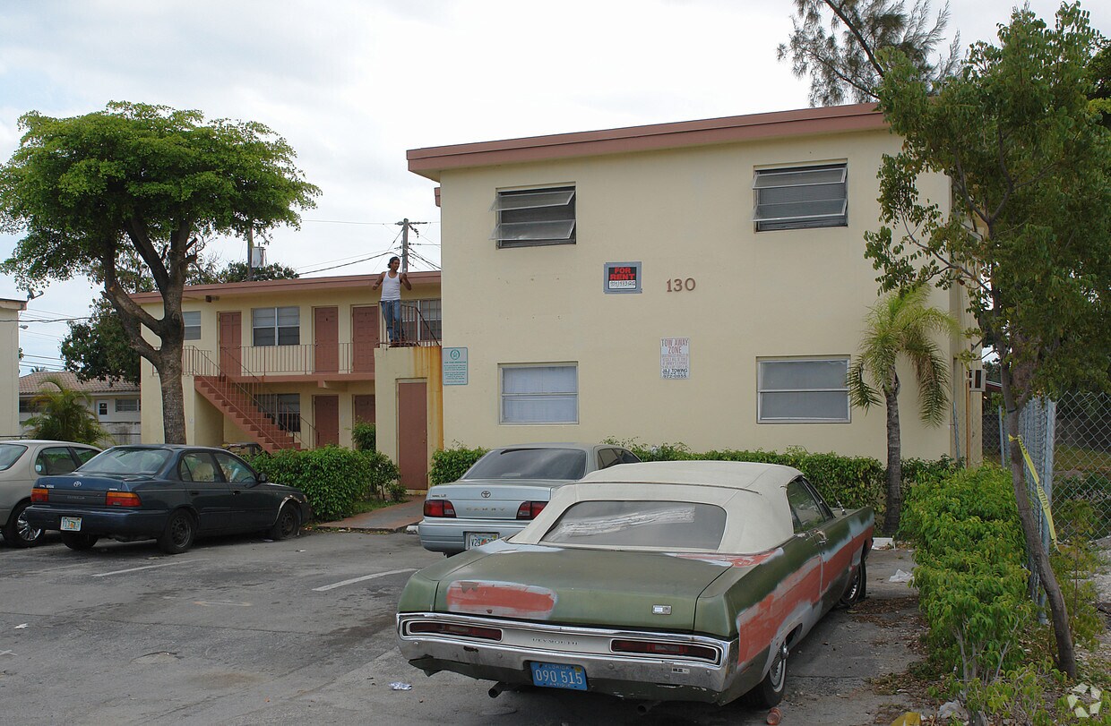 Foto del edificio - 130 SW 8th St
