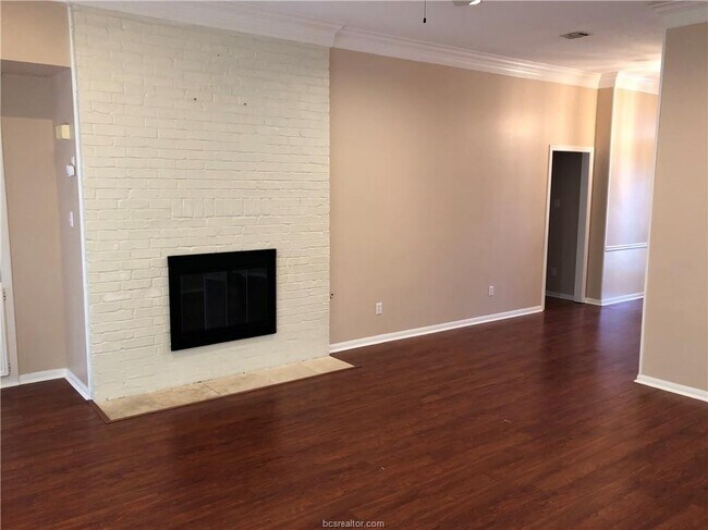 Foto del edificio - 4903 Bay Oaks Ct