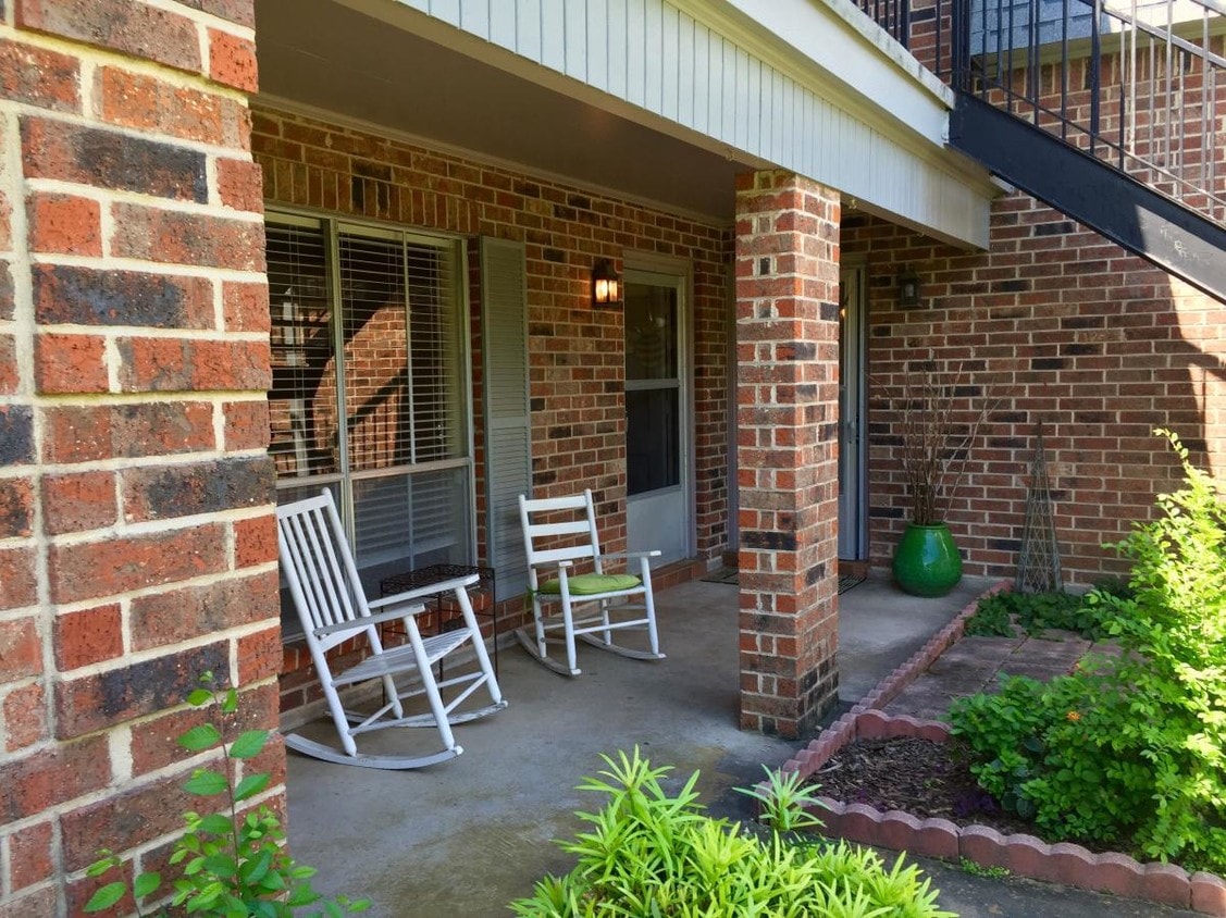 Front Porch - 4602 Parliament Dr