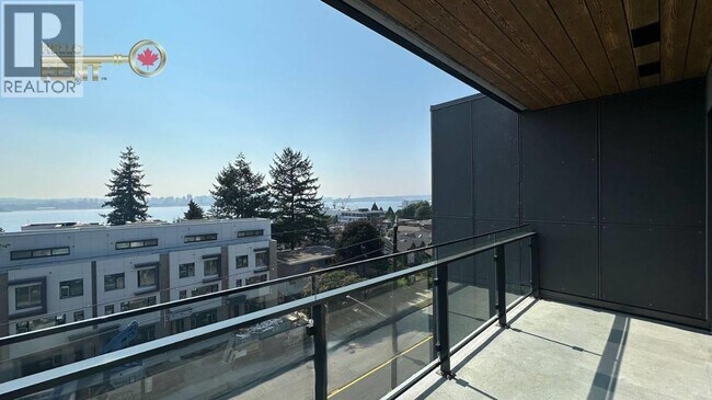 Photo du bâtiment - 422 E 3rd St