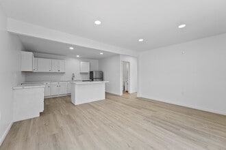 Building Photo - 3811 Ursuline St