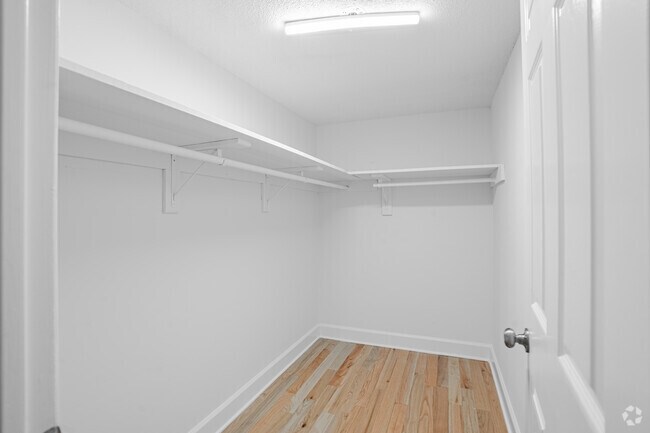 1 habitación, 1 baño - 870 pies cuadrados - Vestidor - Kensington Park