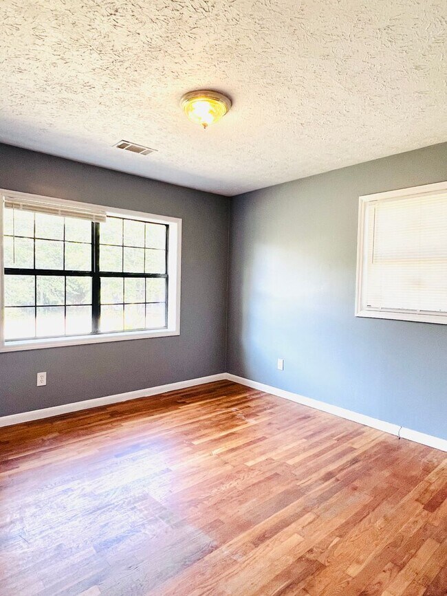 Building Photo - 4 bed, 3 bath home in Opelika!