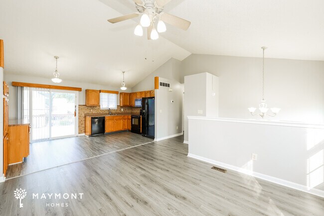 Foto del edificio - 3201 Shallow Creek Cir