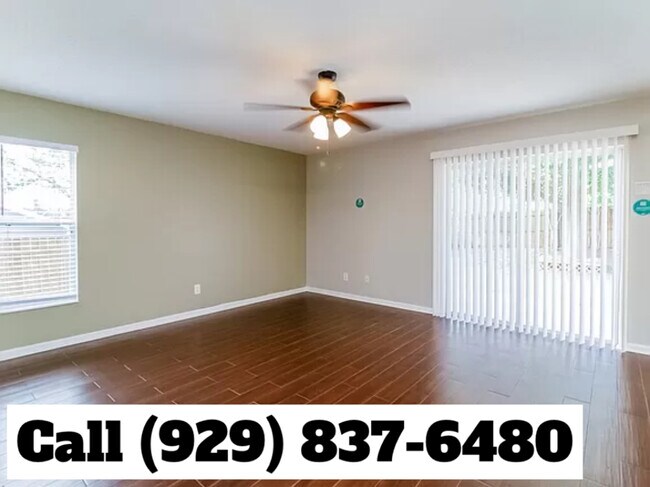 Foto del edificio - 12131 Goldenstar Ln