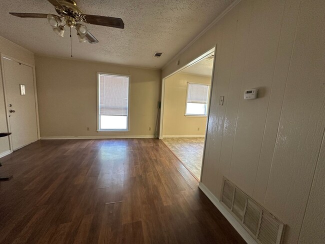 Building Photo - 410 N Joplin, Apt 1-4