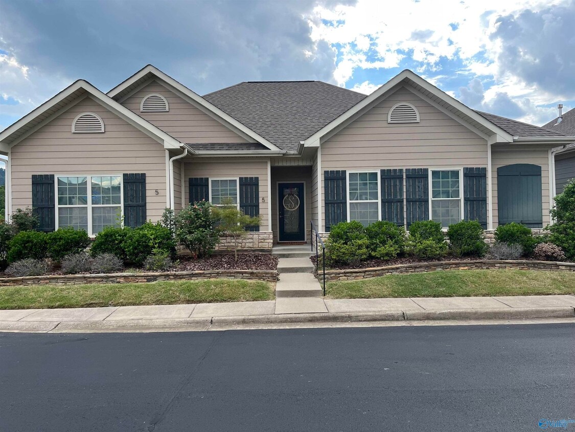 5 Timbers Main SE Unit 19, Brownsboro, AL 35741 Condo for Rent in