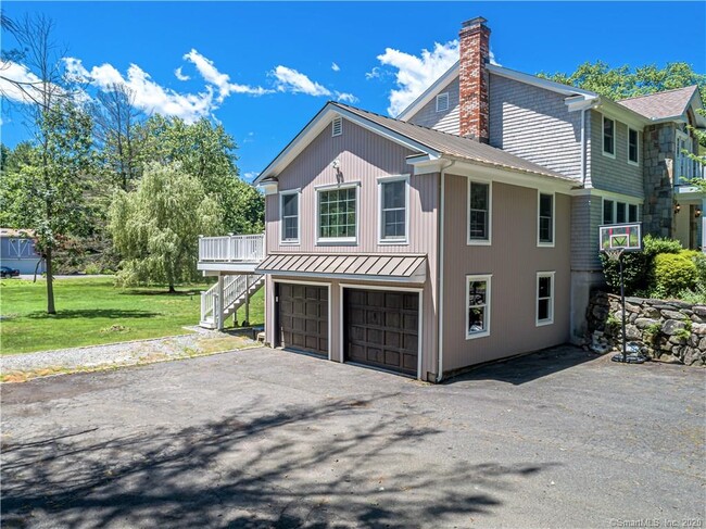 Building Photo - 5 Bayberry Ln