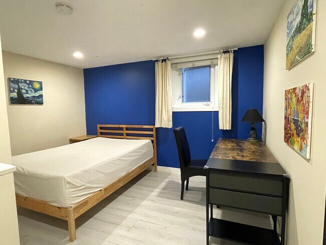 Photo du bâtiment - 2929 33rd Av W